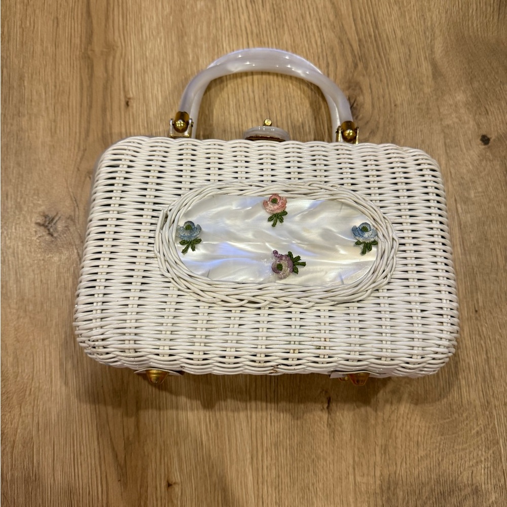 Vtg 1950s MARILYN LEVINE MIAMI BEACH, FLA m wicker purse White floral hand made